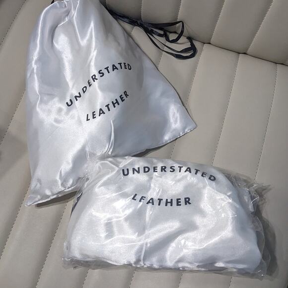 NEW Understated Leather Crescent Crossbody Chain Clutch Ivory Women's Size Small - Picture 4 of 6